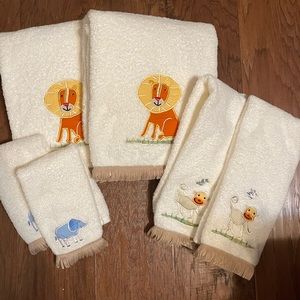 Set of Jenny Jeff bathroom towels with safari animals.
